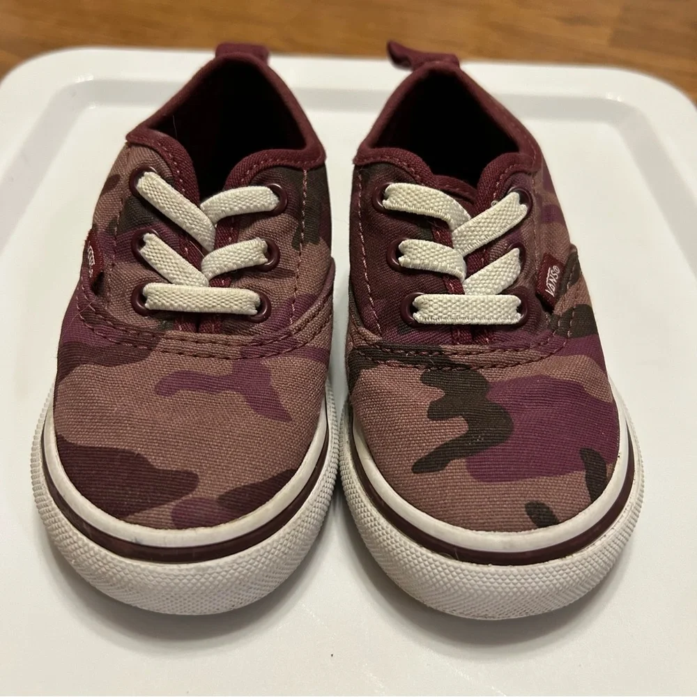 Vans Kids Sneakers Burgundy Camouflage Slip On Shoes 5.5 Toddler Stretchy Laces - Picture 3 of 8